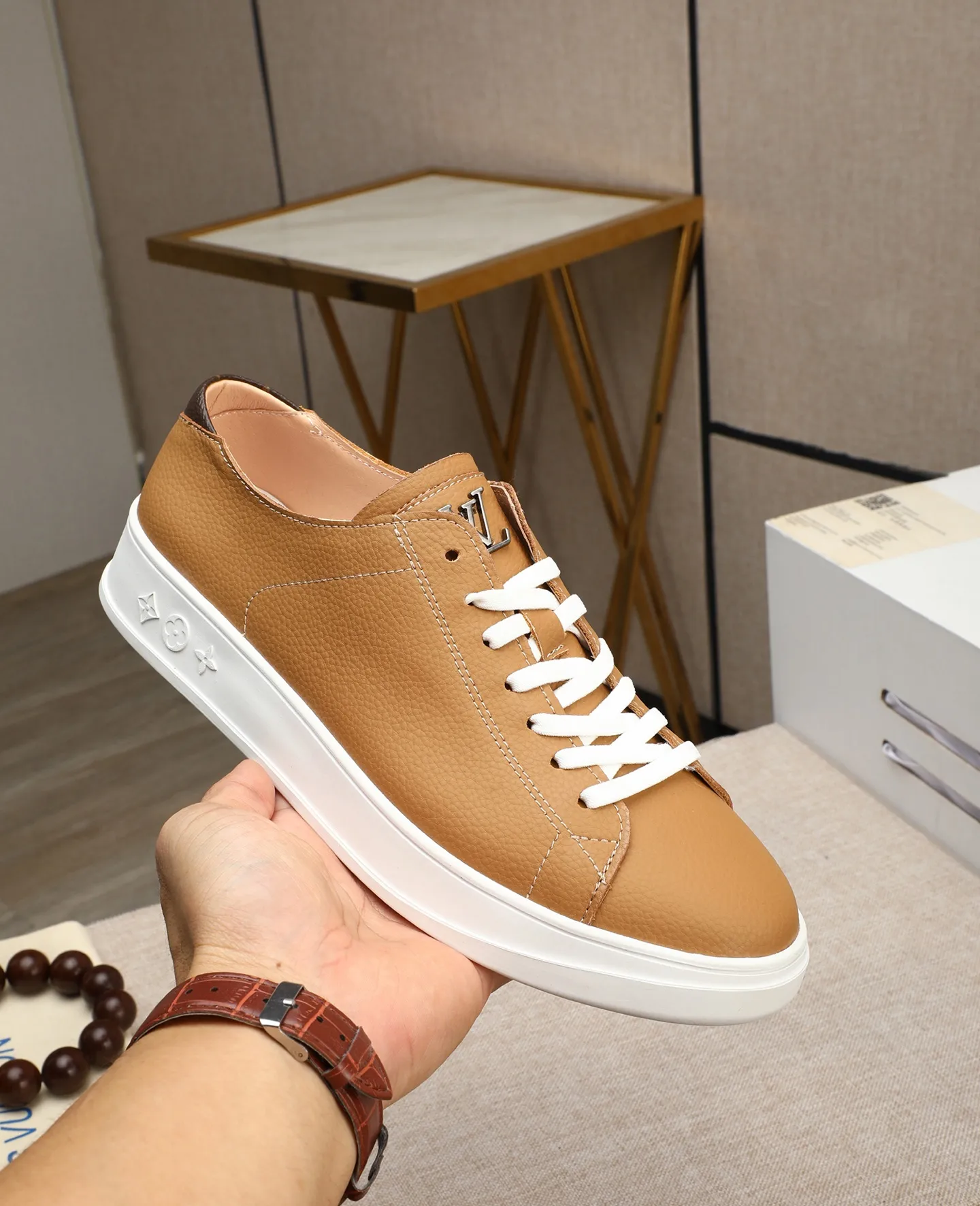 Men's shoes 💰440 📛📛【LOUIS VUITTON】Louis Vuitton official website synchronized new products 👟Milan fashion catwalk style 🇰🇾🇰🇾LV family logo, celebrity style, a must-have for fashionistas ⚠️First-layer calfskin ➕Genuine leather lining ➕Official website original version special outsole 👞Number 38-44
